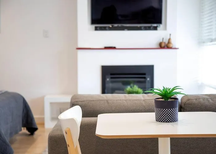 Modern Stylish Self-Contained Studio Apartment